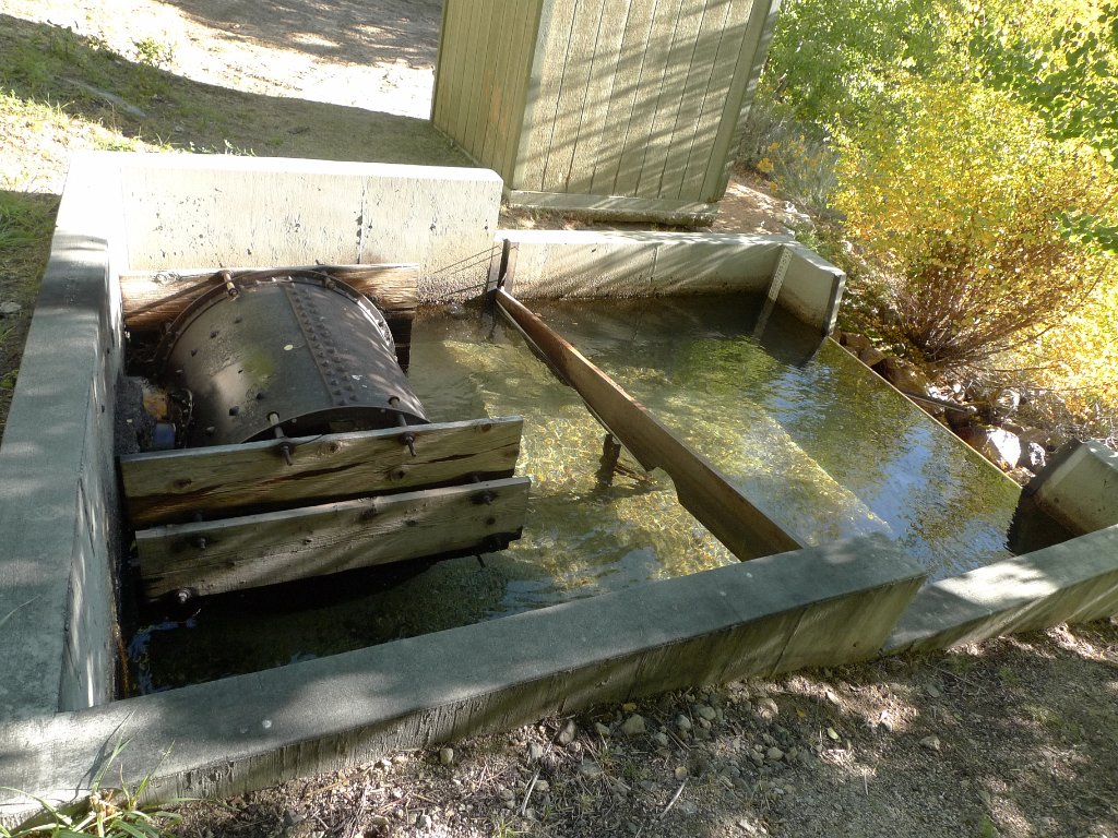 California-Fall2010 523.JPG - Water works along McGee Creek
